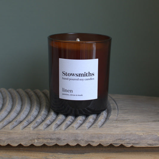 Signature scent: linen (220g amber jar, dust cover and cotton gift bag)